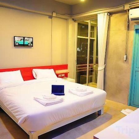 Oyo 292 The Oddy Hip Hotel Patong Экстерьер фото