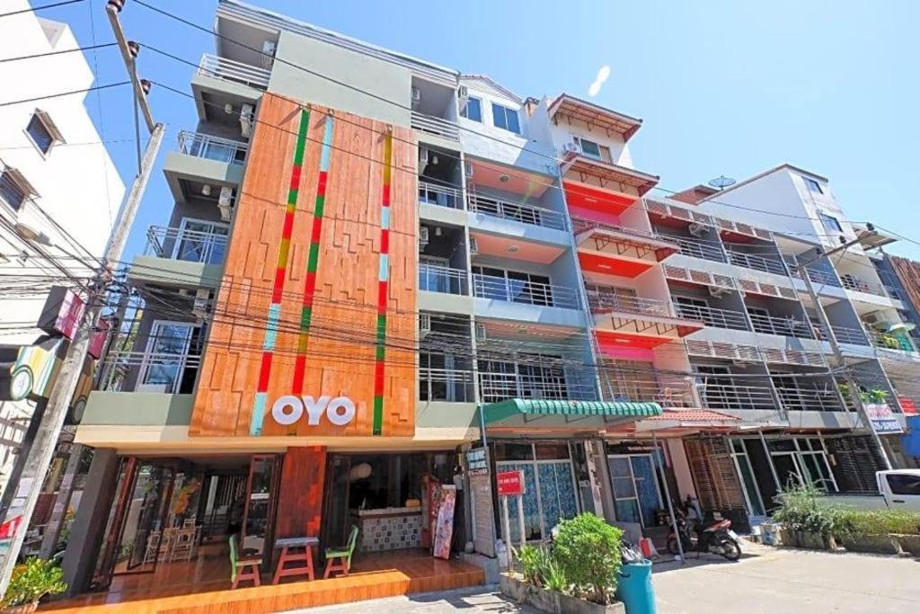 Oyo 292 The Oddy Hip Hotel Patong Экстерьер фото