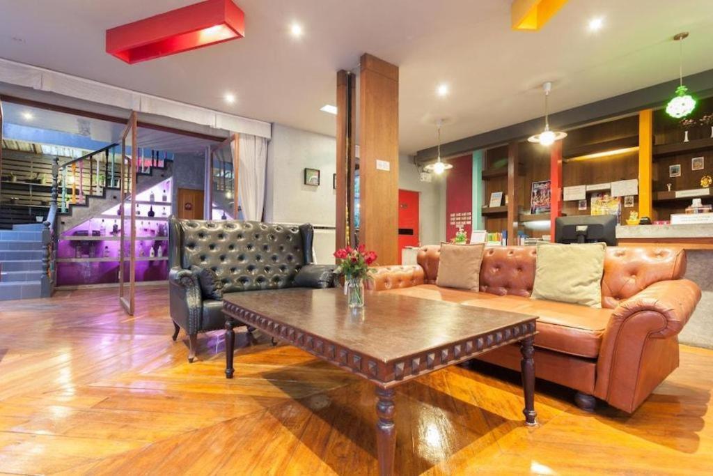Oyo 292 The Oddy Hip Hotel Patong Экстерьер фото