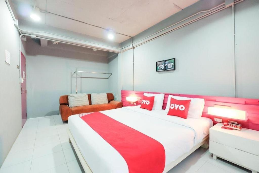 Oyo 292 The Oddy Hip Hotel Patong Экстерьер фото