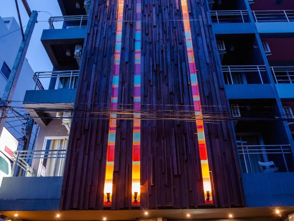 Oyo 292 The Oddy Hip Hotel Patong Экстерьер фото