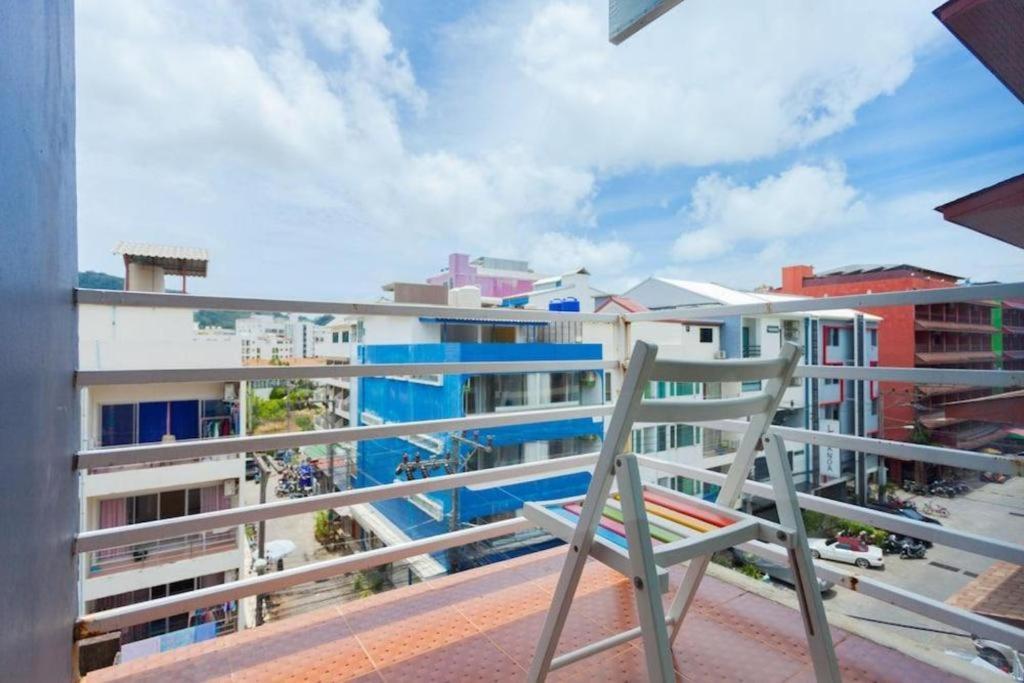 Oyo 292 The Oddy Hip Hotel Patong Экстерьер фото