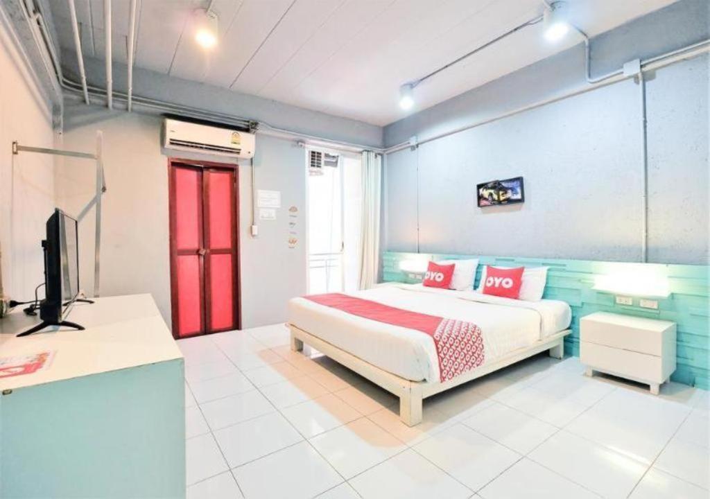 Oyo 292 The Oddy Hip Hotel Patong Экстерьер фото