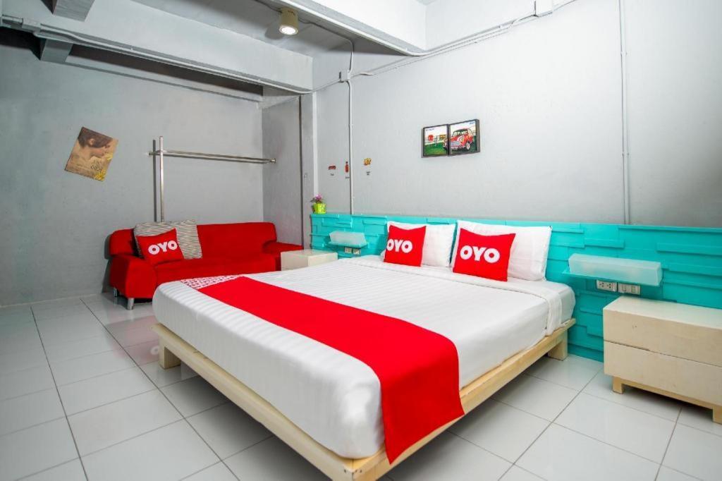 Oyo 292 The Oddy Hip Hotel Patong Экстерьер фото
